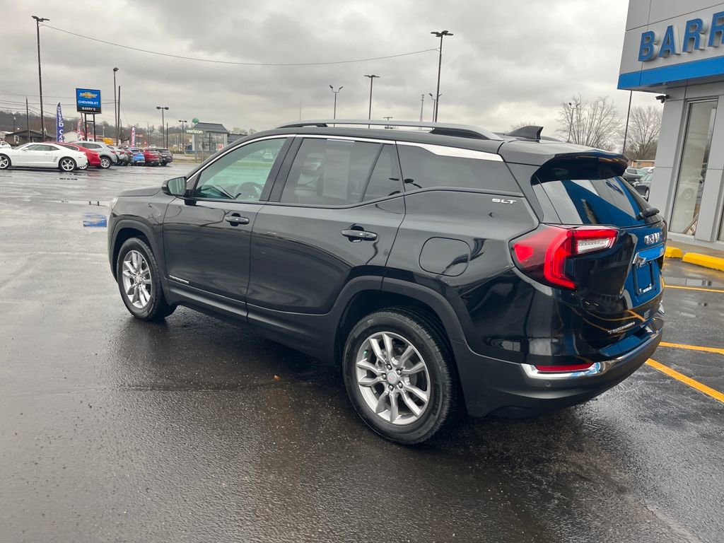 Used 2024 GMC Terrain SLT w/ Tech Package image 3
