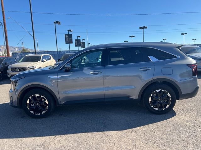 Used 2024 Kia Sorento S image 6
