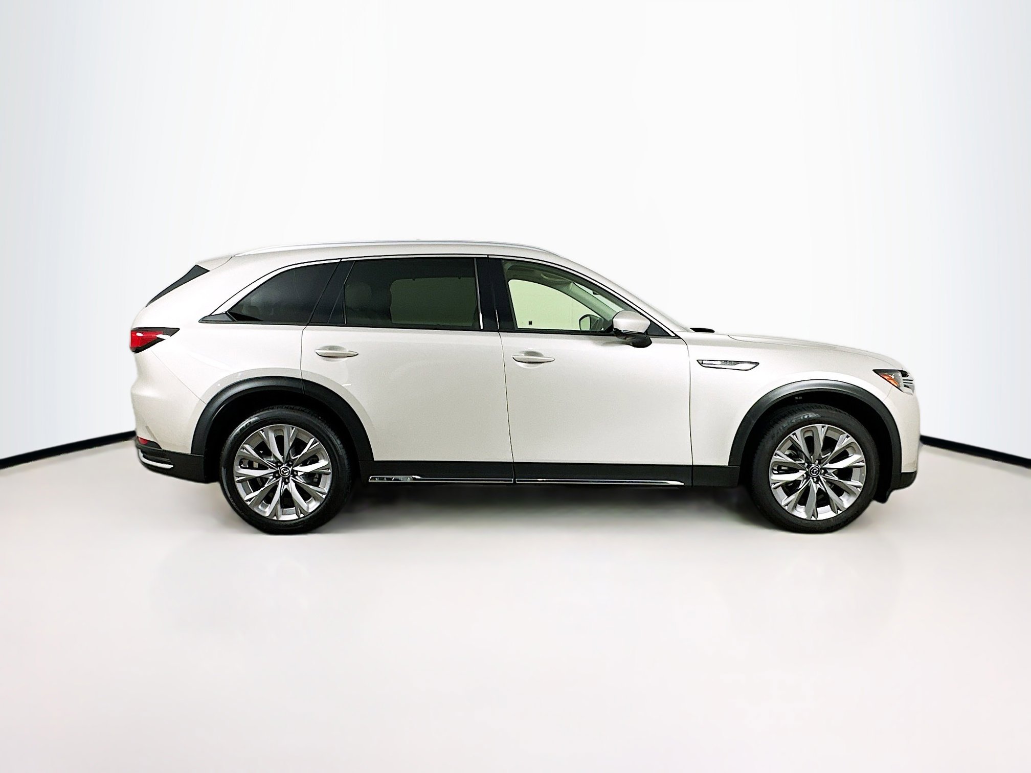 Used 2025 MAZDA CX-90 3.3 Turbo w/ Premium Plus Pkg image 10