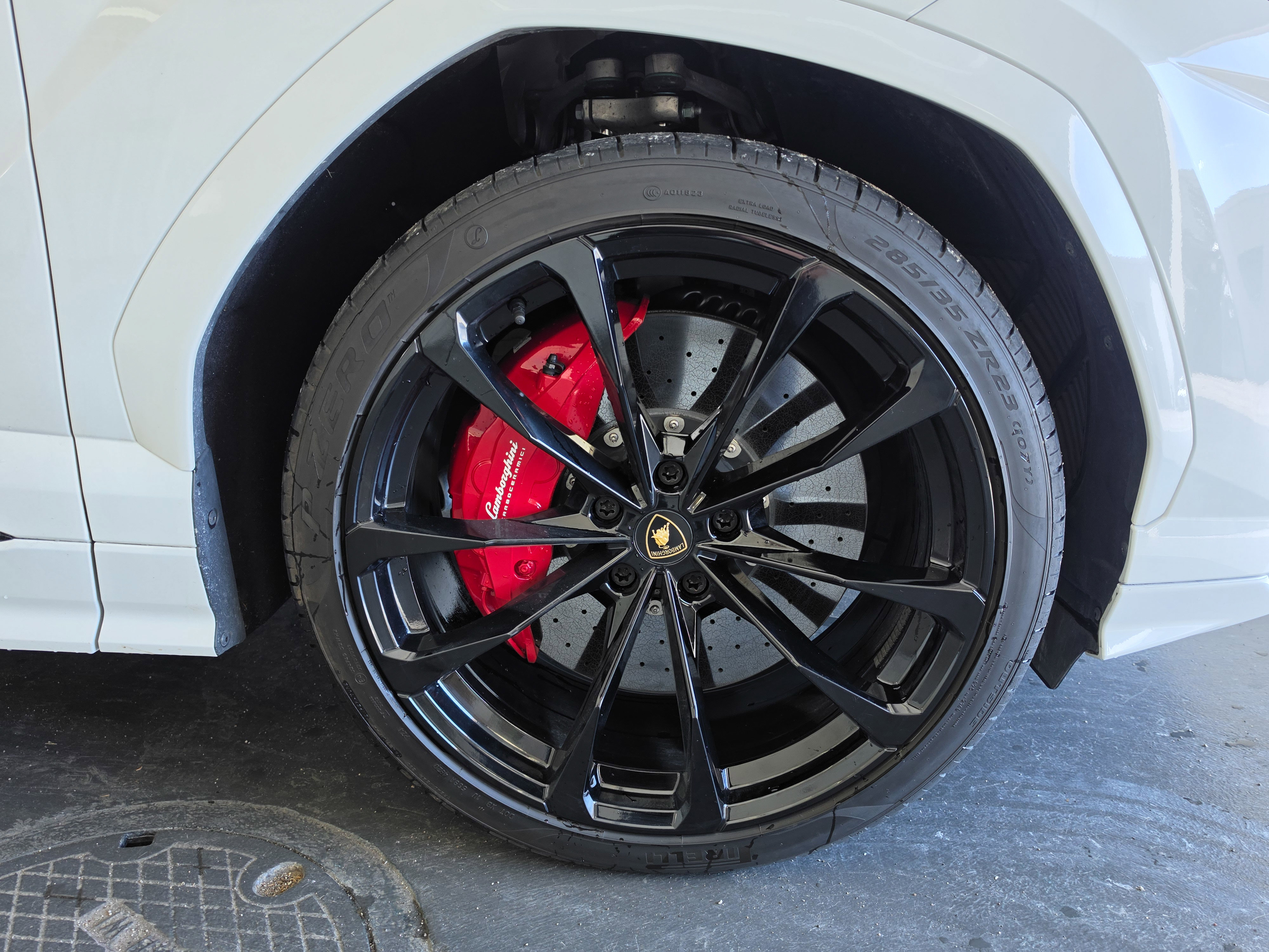 Used 2021 Lamborghini Urus AWD/4WD image 18