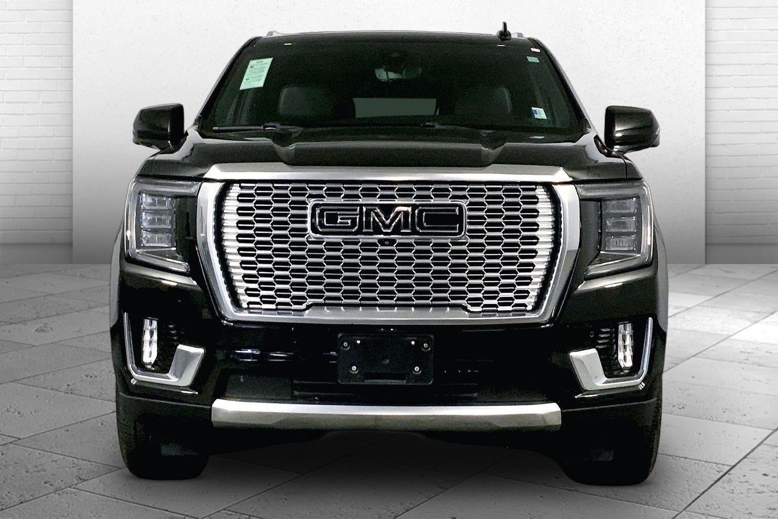 Used 2021 GMC Yukon Denali w/ Denali Premium Package AWD/4WD image 2