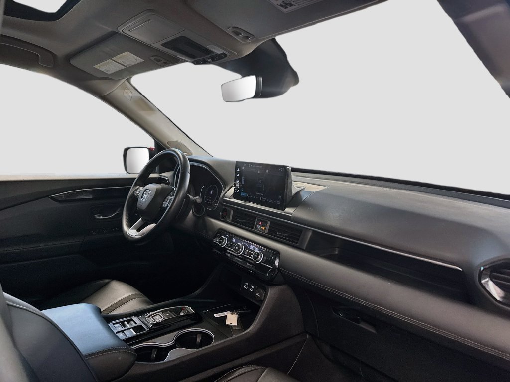 Used 2025 Honda Pilot Touring image 34