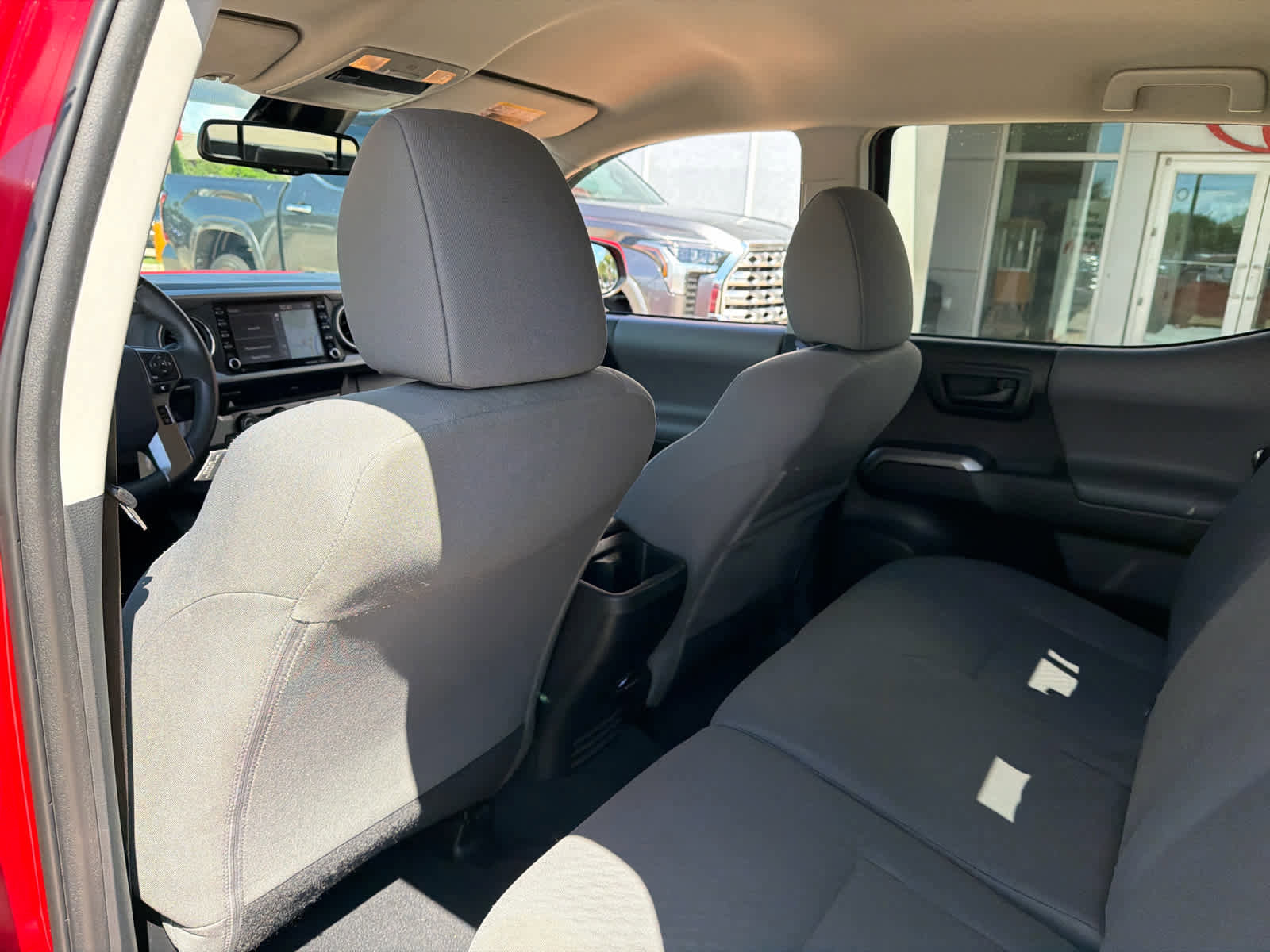 Used 2020 Toyota Tacoma SR5 RWD image 30