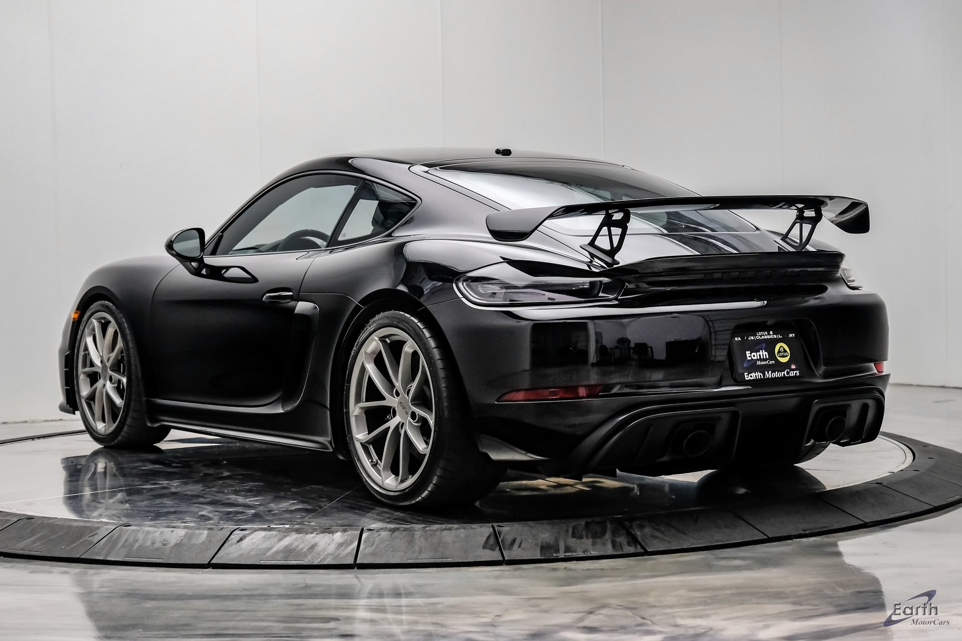 Used 2023 Porsche 718 Cayman GT4 RWD image 12