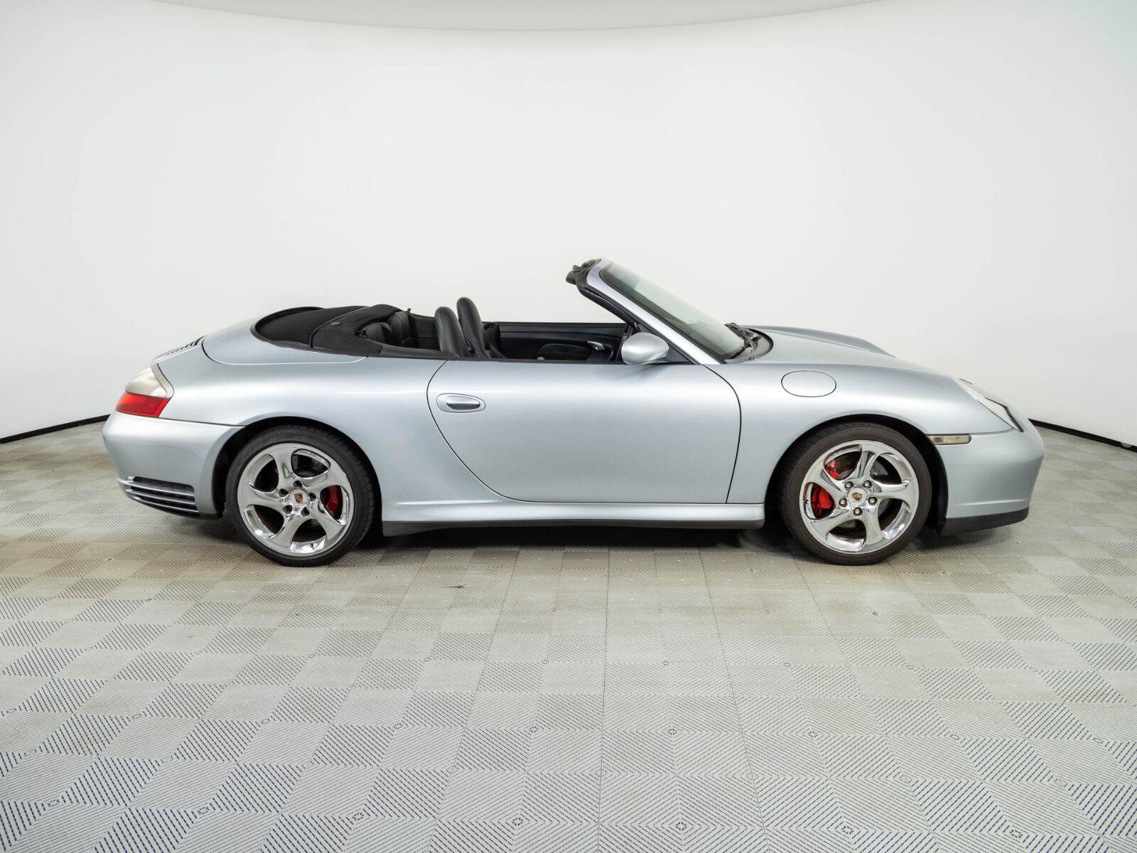 Used 2004 Porsche 911 Carrera 4S AWD/4WD image 18