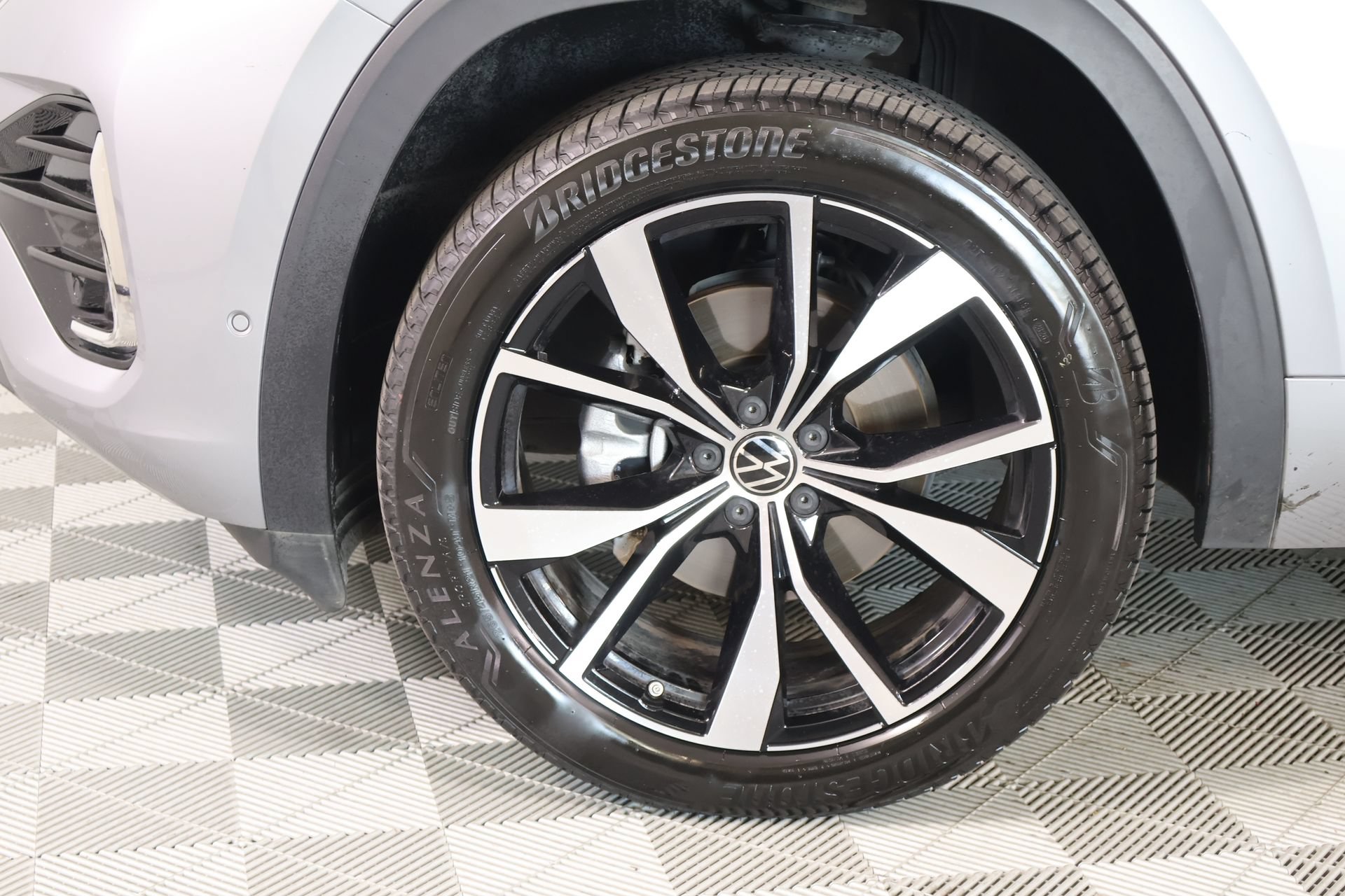 Used 2024 Volkswagen Atlas SEL Premium R-Line AWD/4WD image 21