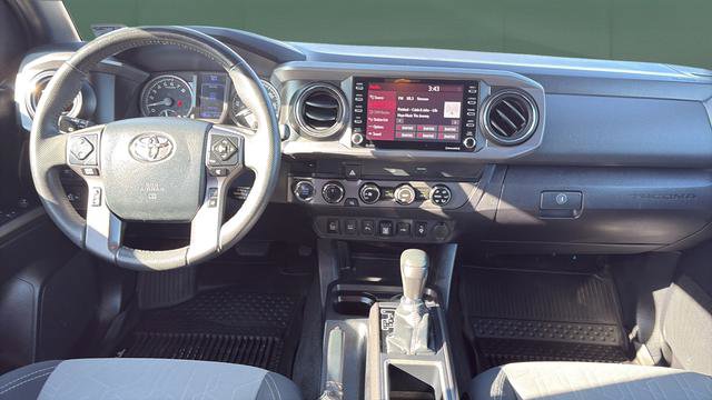 Used 2020 Toyota Tacoma TRD Off-Road w/ Technology Package AWD/4WD image 23