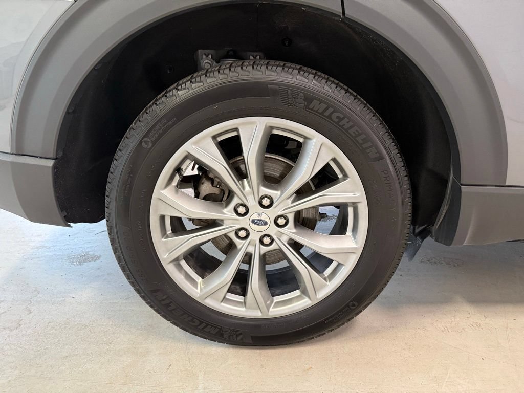 Certified 2023 Ford Explorer XLT w/ Equipment Group 202A AWD/4WD image 38
