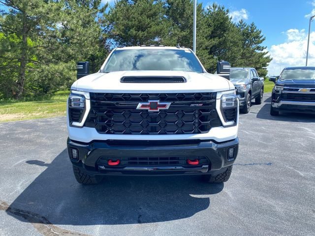 New 2026 Chevrolet Silverado 2500 ZR2 w/ LPO, Dark Essentials Package AWD/4WD image 9