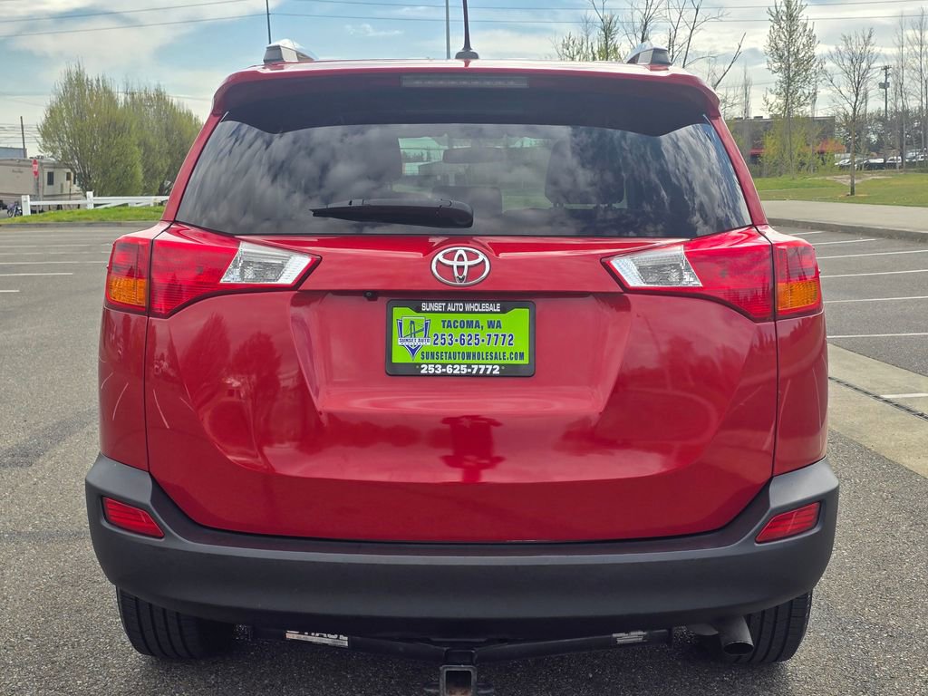 Used 2015 Toyota RAV4 XLE AWD/4WD image 4