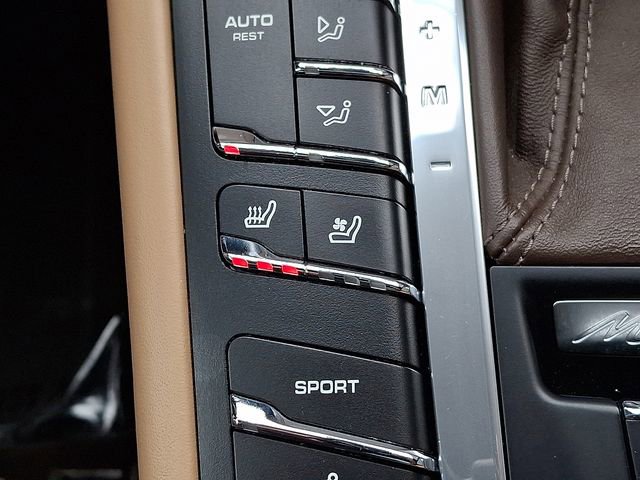 Certified 2017 Porsche Macan Turbo image 27