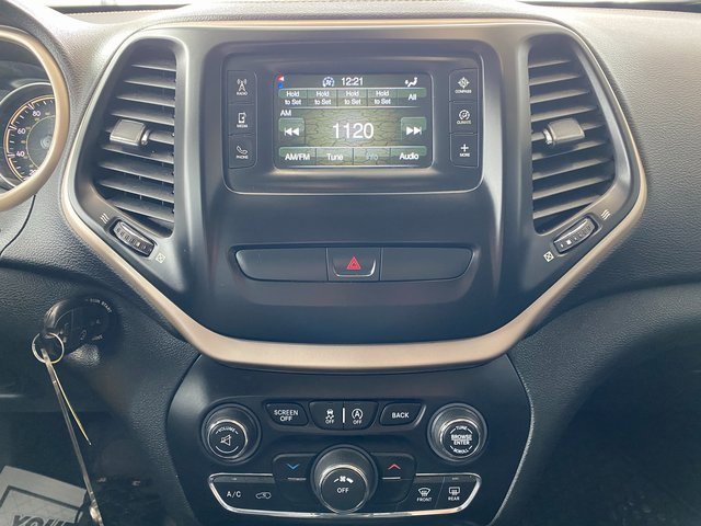 Used 2016 Jeep Cherokee Latitude w/ Cold Weather Group image 20