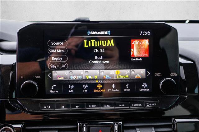 Used 2022 Nissan Pathfinder SL w/ SL Premium Package image 17