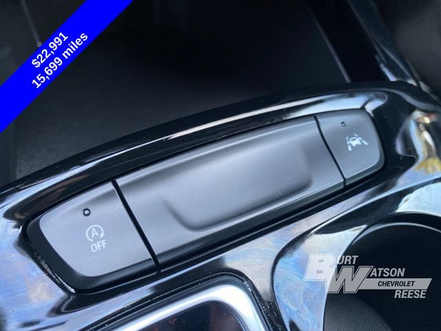Certified 2025 Chevrolet Trax RS FWD image 32