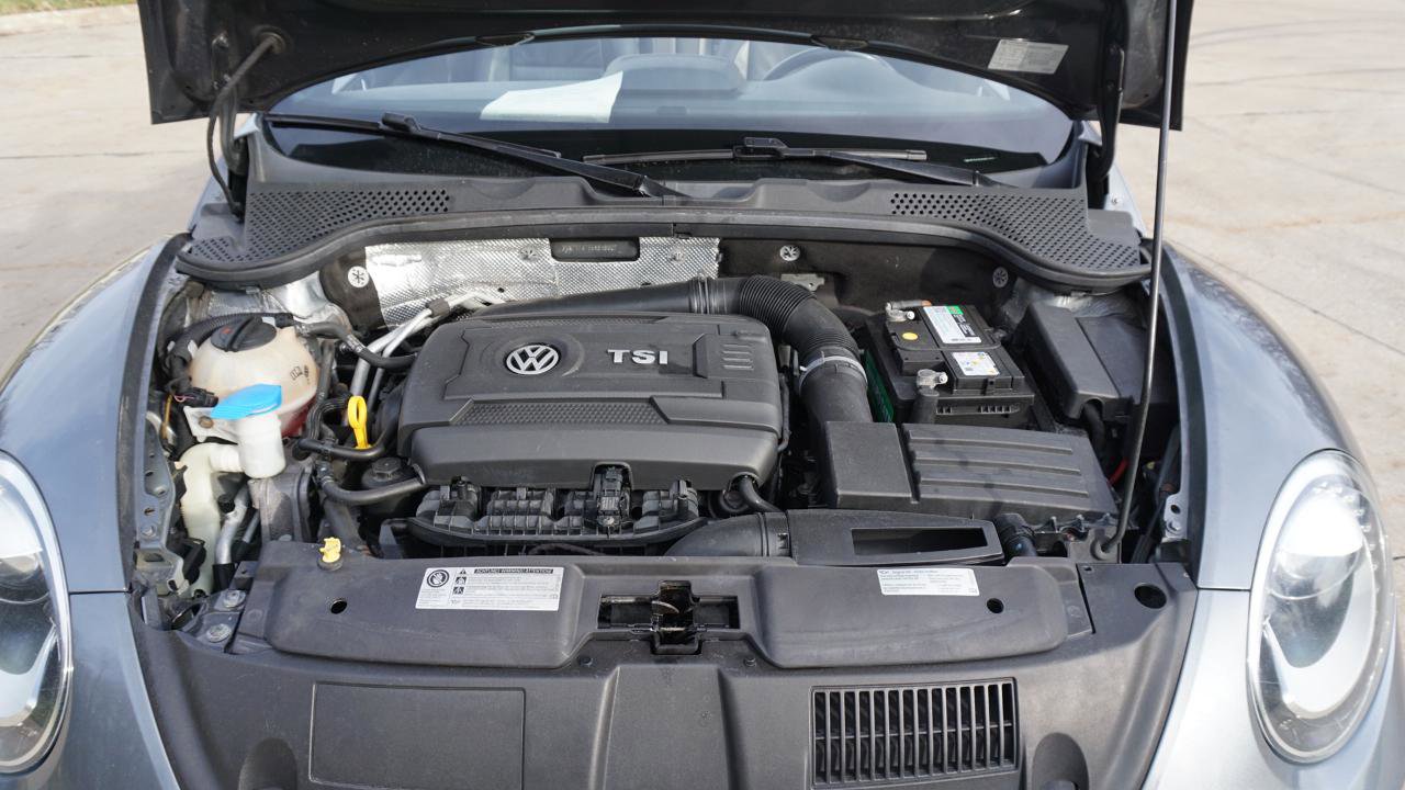 Used 2014 Volkswagen Beetle R-Line image 26