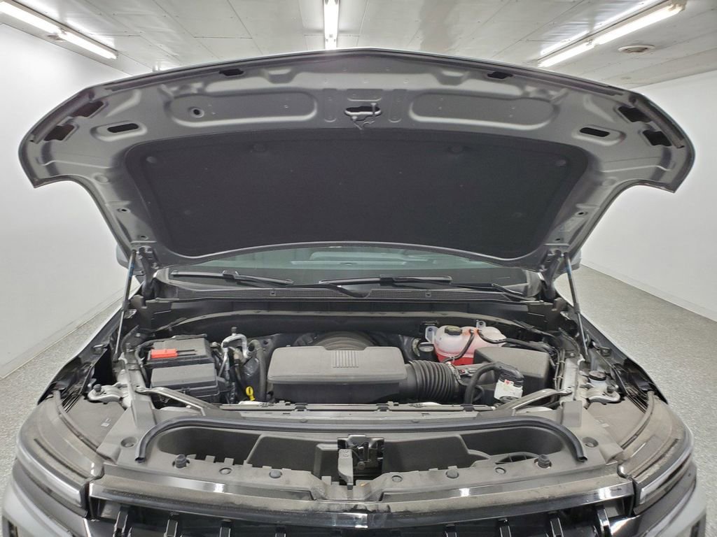 Used 2025 Chevrolet Tahoe Z71 w/ Comfort Package image 9