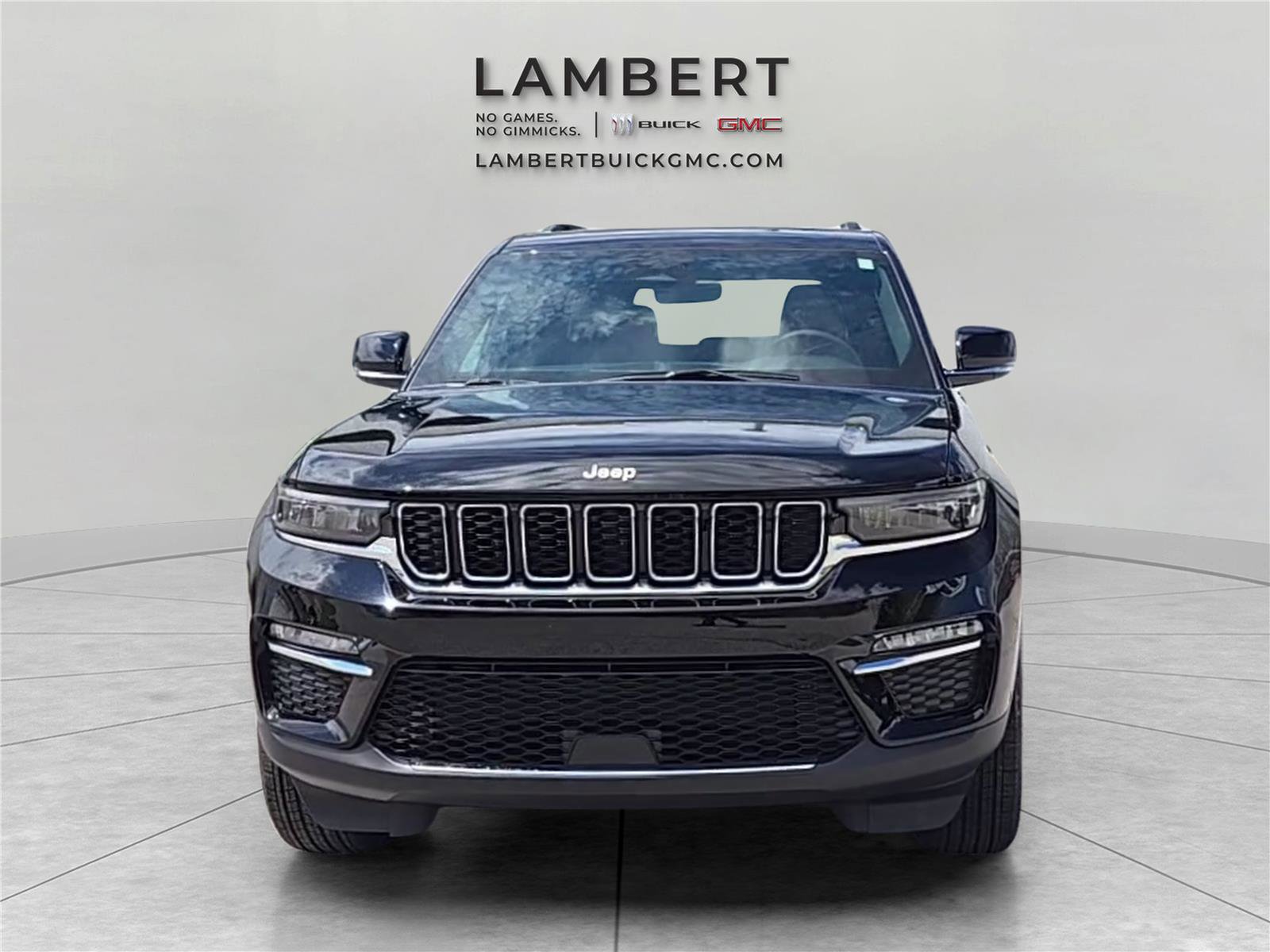 Used 2025 Jeep Grand Cherokee Limited w/ Trailer Tow Package AWD/4WD image 2