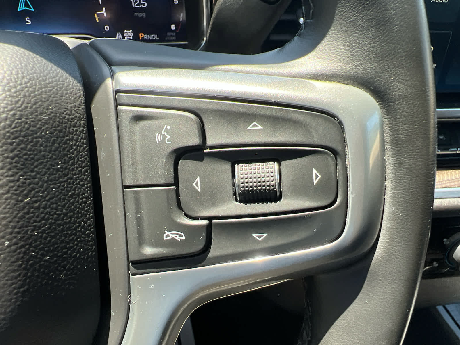 Used 2025 Chevrolet Silverado 1500 LT AWD/4WD image 17