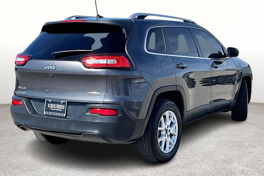 Used 2016 Jeep Cherokee Latitude image 2