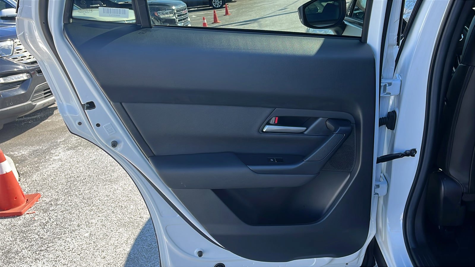 Certified 2025 MAZDA CX-50 AWD 2.5 Hybrid w/ Premium Pkg image 19