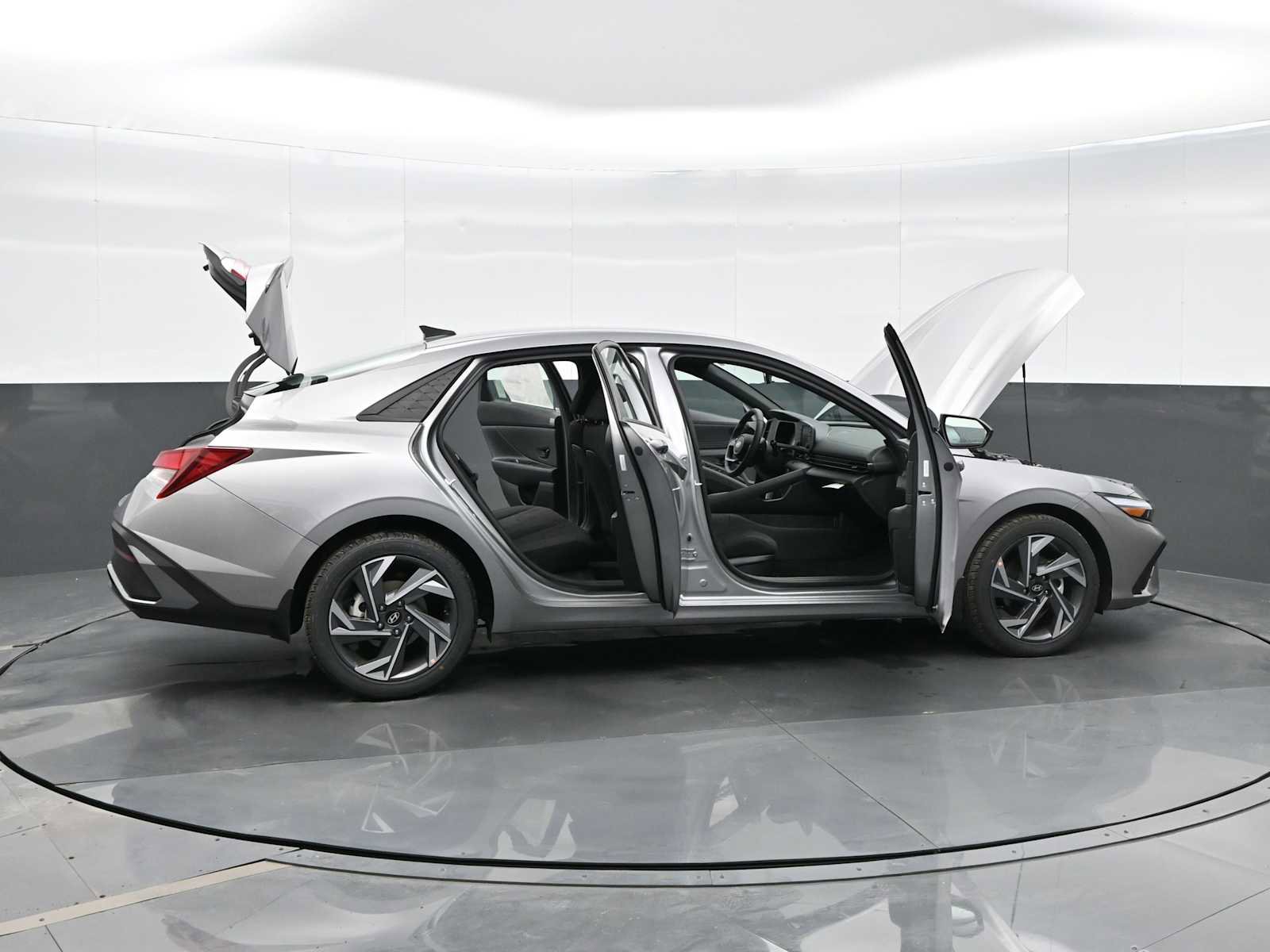 Certified 2025 Hyundai Elantra Sport image 55