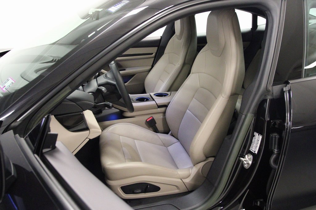 Used 2022 Porsche Taycan image 18