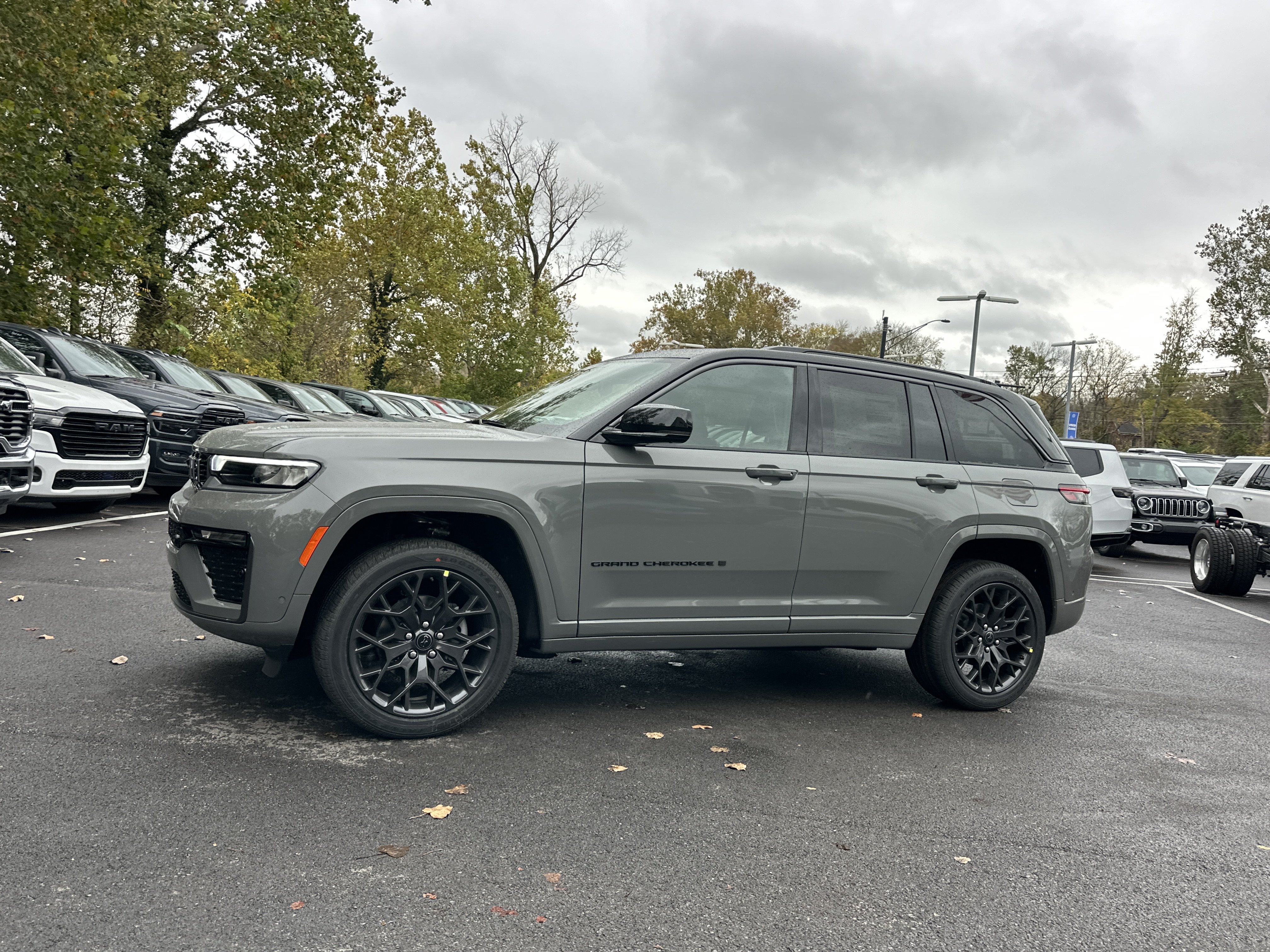 New 2027 Jeep Grand Cherokee Summit AWD/4WD image 24