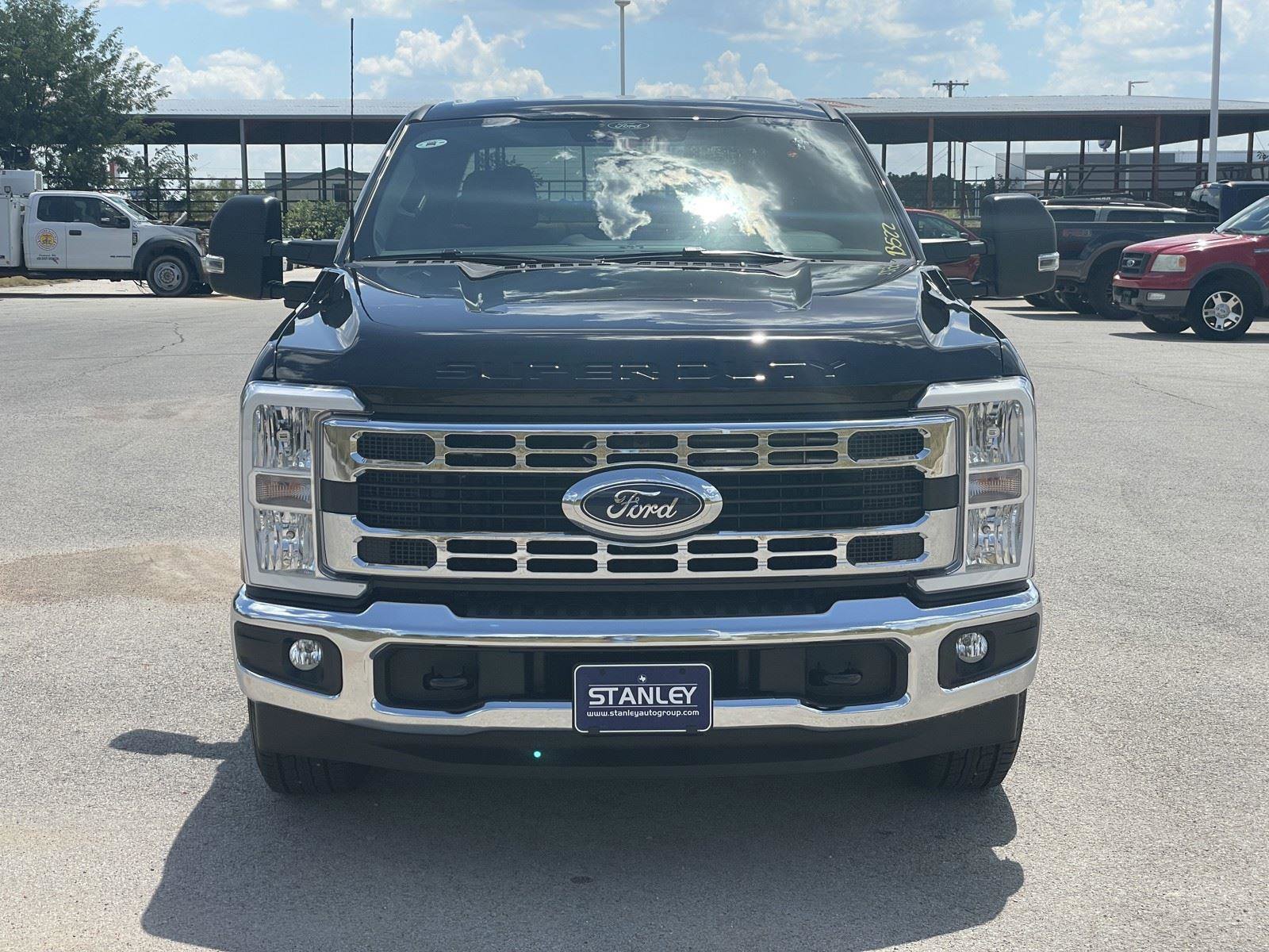 New 2026 Ford F350 XLT image 2