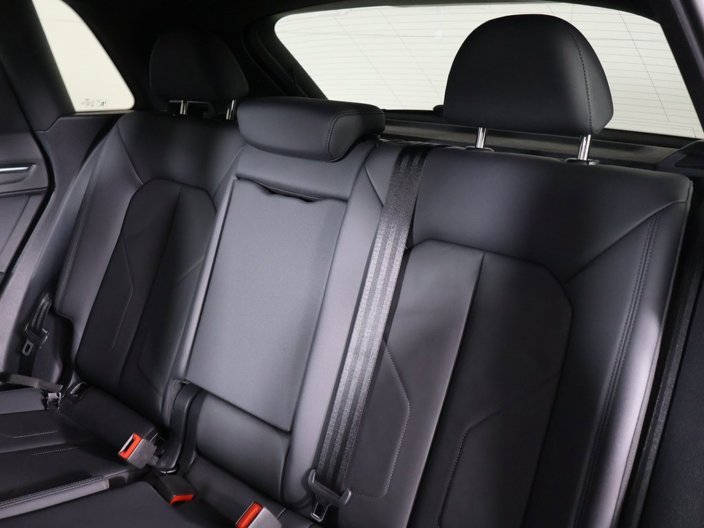 Used 2023 Audi Q3 2.0T Premium Plus w/ Premium Plus Package image 33