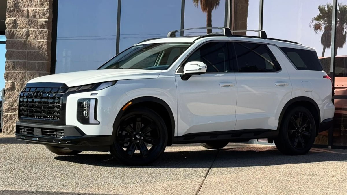 Used 2025 Hyundai Palisade XRT AWD/4WD image 3