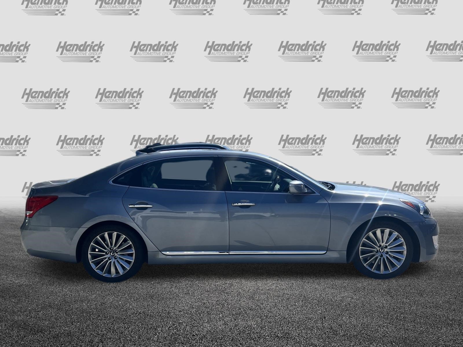 Used 2014 Hyundai Equus Signature RWD image 11