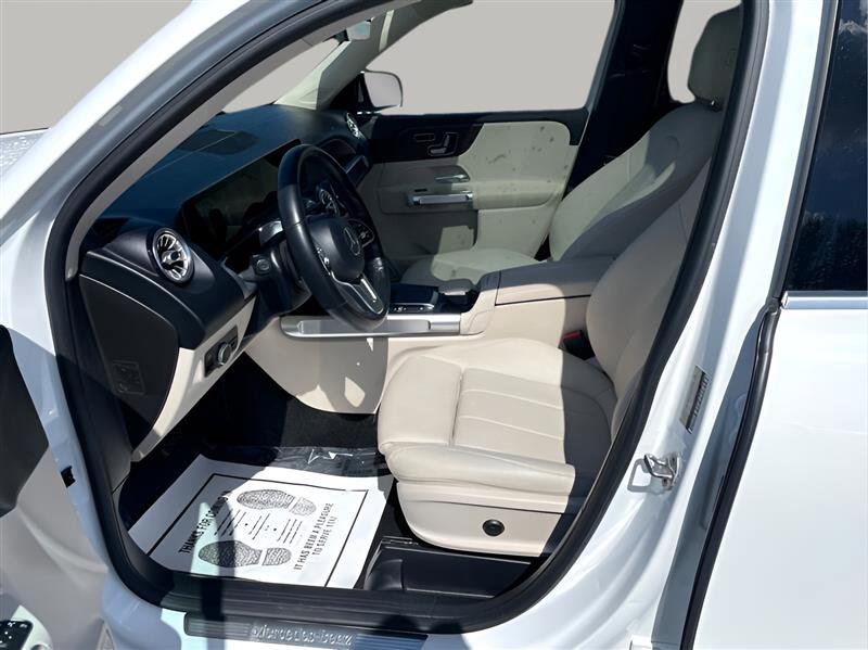 Used 2021 Mercedes-Benz GLB 250 4MATIC image 13