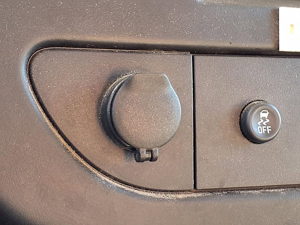 Used 2018 Chevrolet Express 3500 Extended w/ Driver Convenience Package RWD image 22