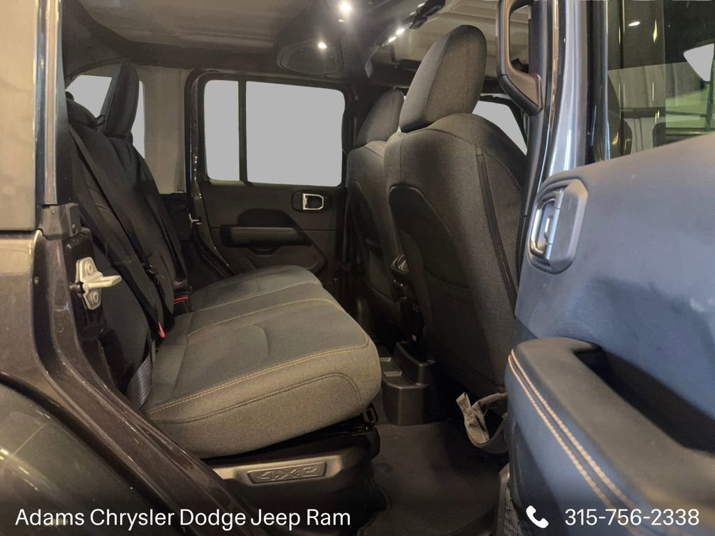 Used 2025 Jeep Wrangler Unlimited Sahara image 10