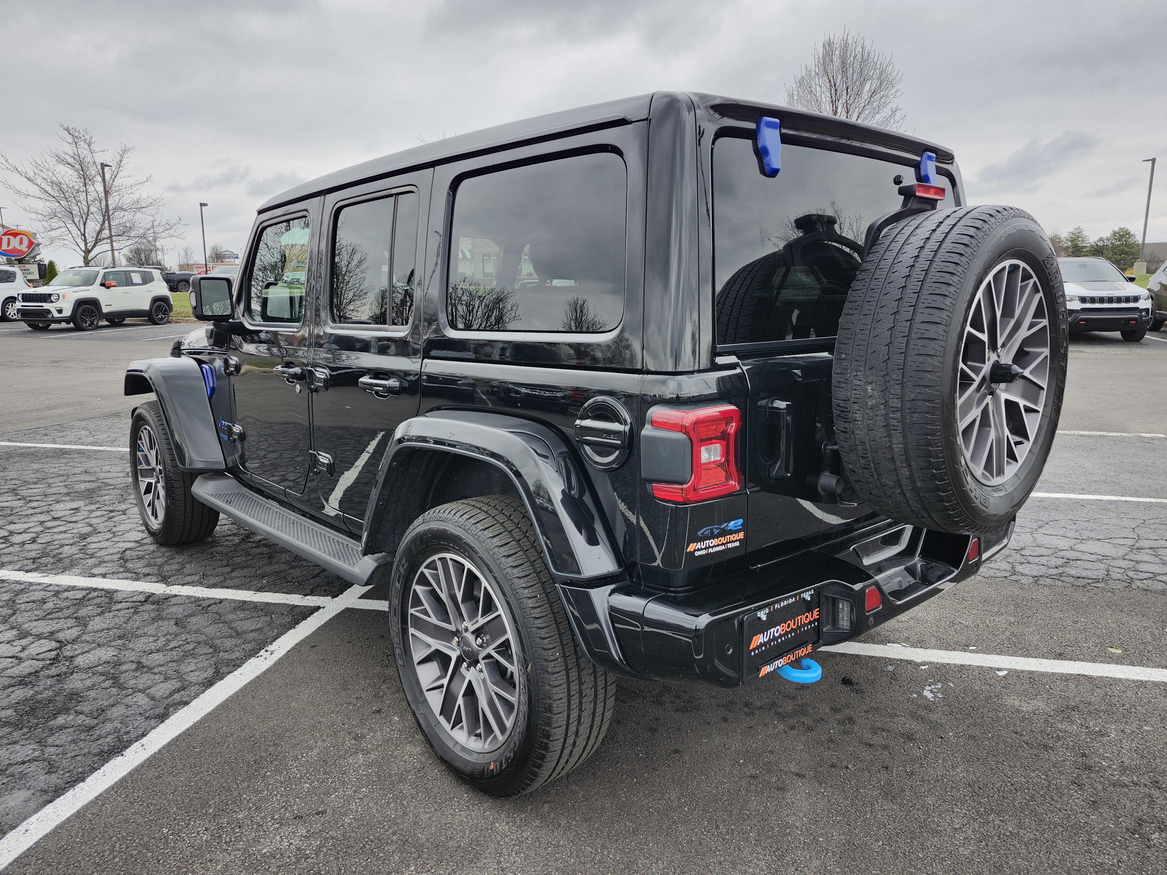 Used 2022 Jeep Wrangler Unlimited Sahara image 16