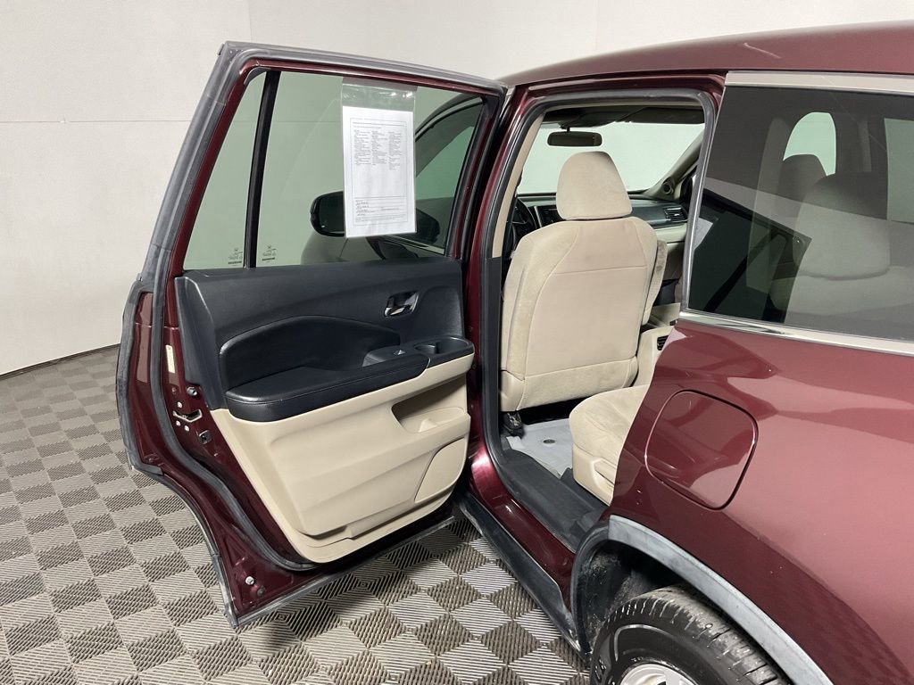 Used 2016 Honda Pilot LX image 29