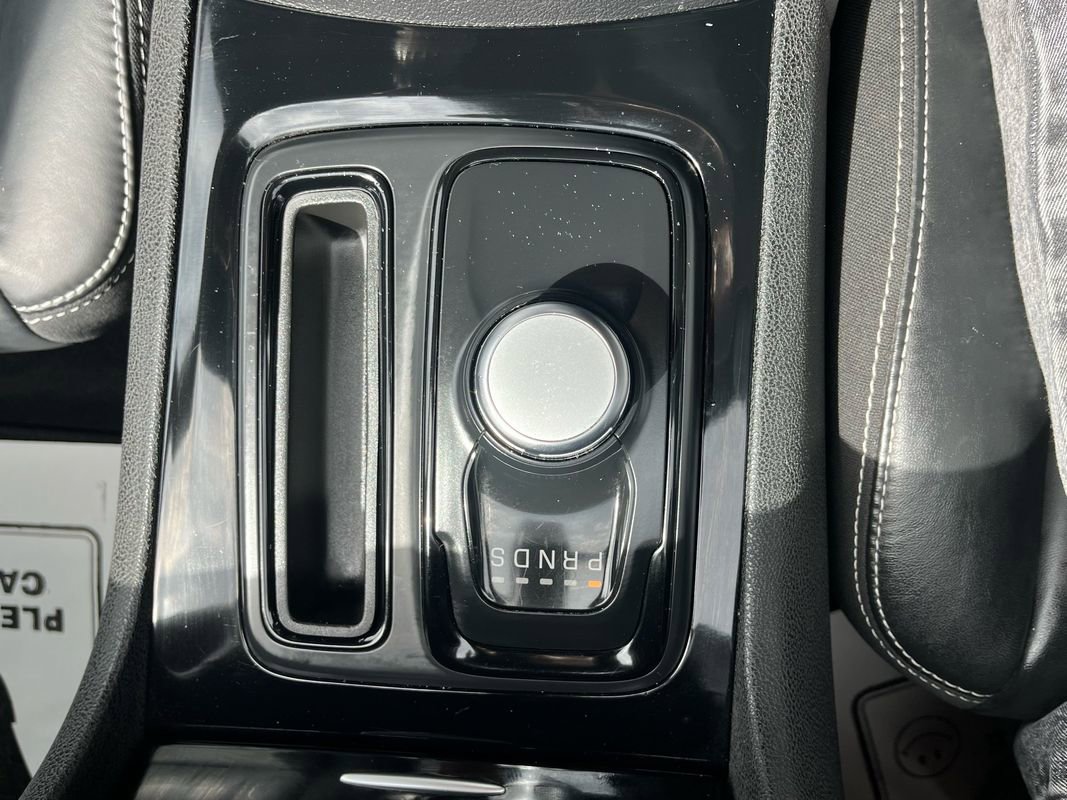Used 2023 Chrysler 300 S image 28