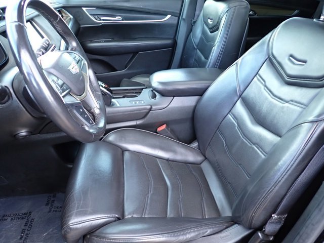 Used 2017 Cadillac XT5 Platinum w/ Driver Assist Package AWD/4WD image 13