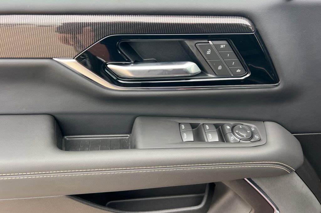 New 2026 GMC Yukon XL Elevation w/ Elevation Premium Package image 8