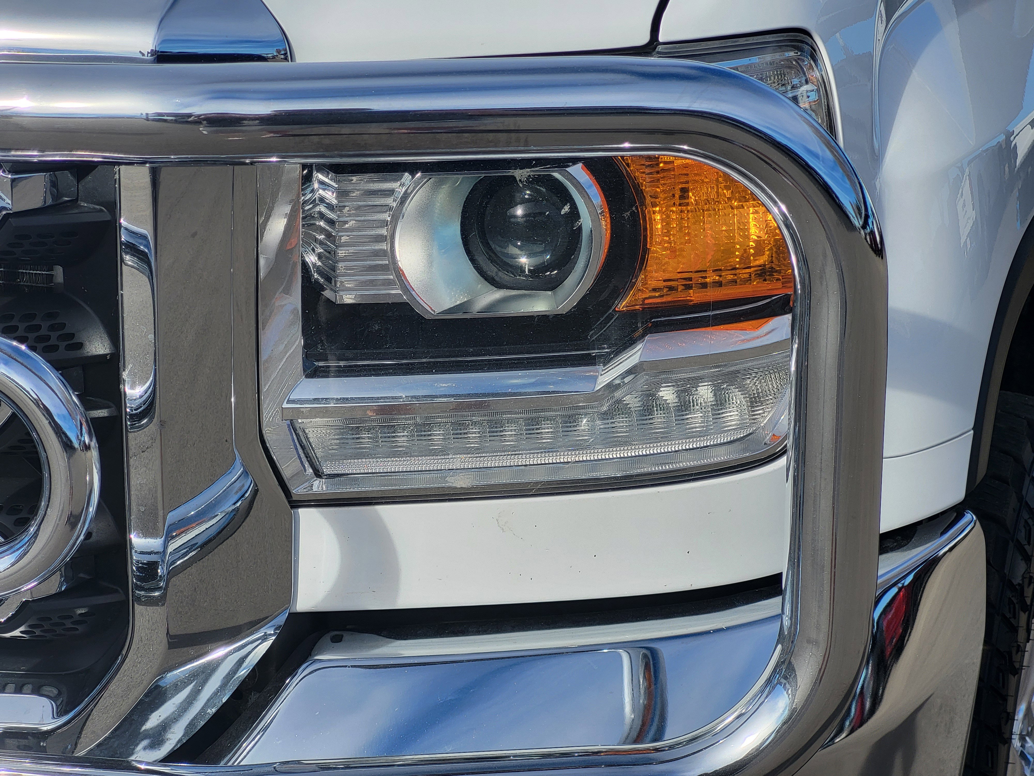 Certified 2019 GMC Sierra 2500 SLT w/ Duramax Plus Package AWD/4WD image 8