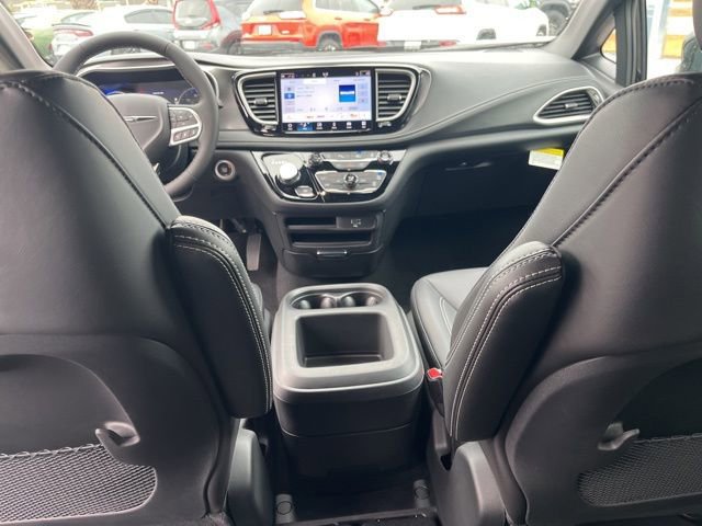 New 2026 Chrysler Pacifica Select image 14