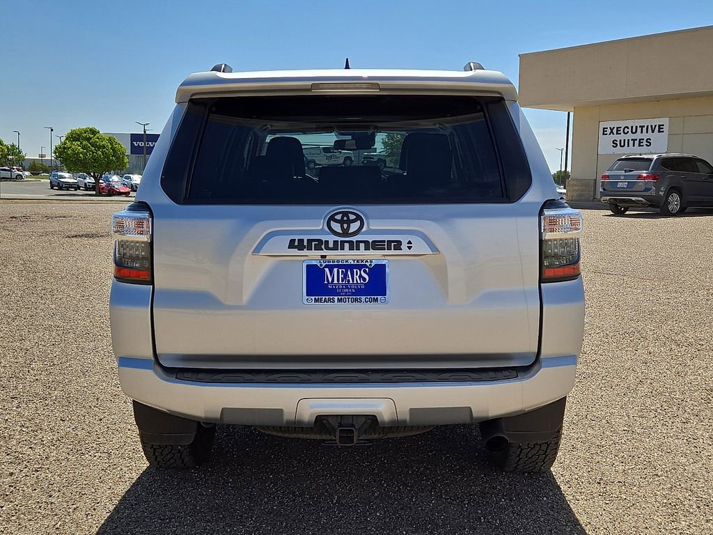Used 2021 Toyota 4Runner SR5 Premium w/ Moonroof Package AWD/4WD image 4