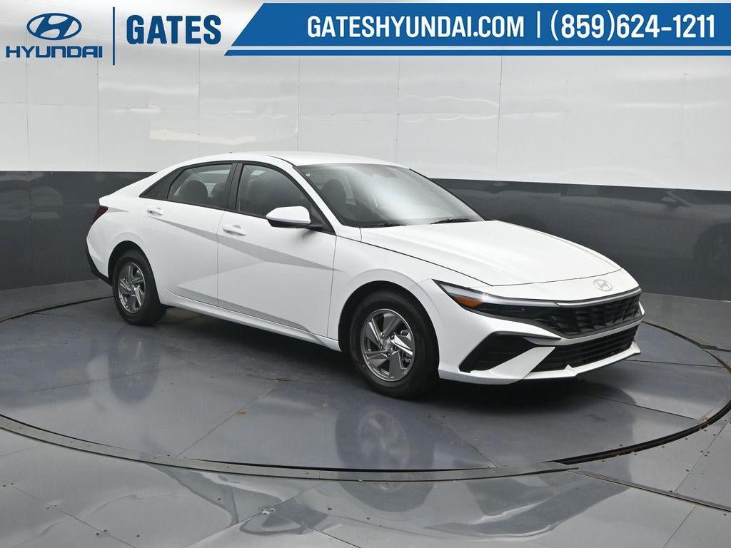New 2026 Hyundai Elantra SE FWD image 4
