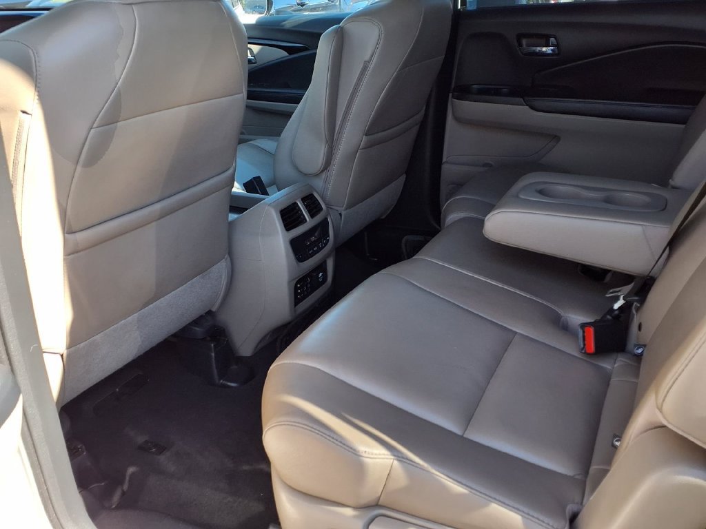 Used 2016 Honda Pilot Touring image 22