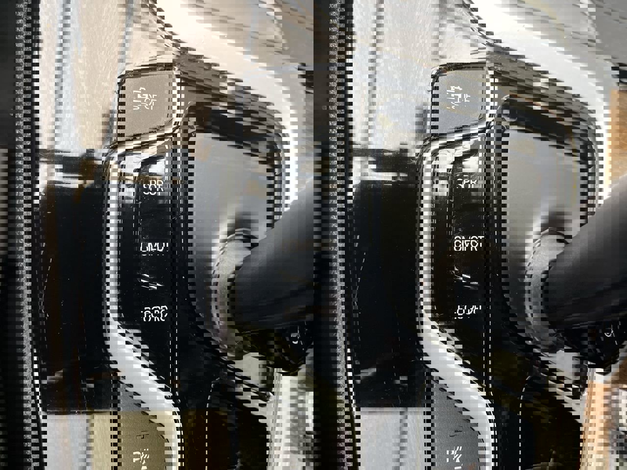 Used 2018 BMW X3 xDrive30i w/ Premium Package image 17