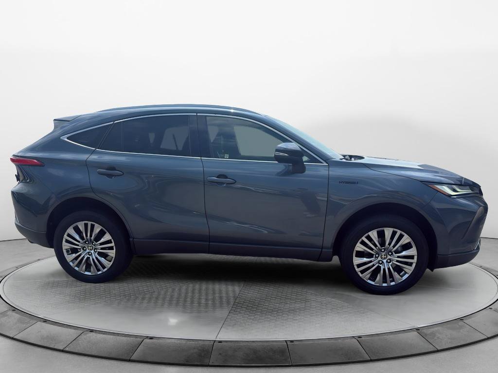 Used 2021 Toyota Venza XLE w/ Carpet Mat Package (TMS) AWD/4WD image 2