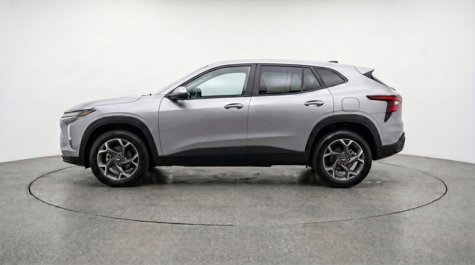 Used 2025 Chevrolet Trax LT w/ LT Convenience Package FWD image 5
