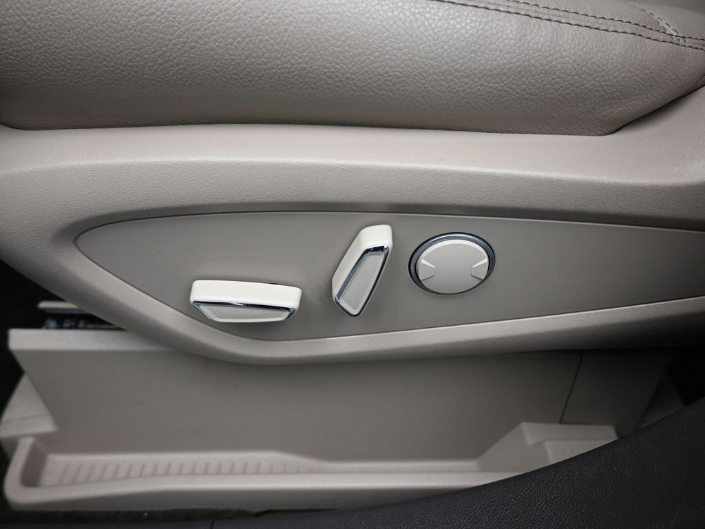 Used 2022 Lincoln Nautilus AWD w/ Premium Package image 12