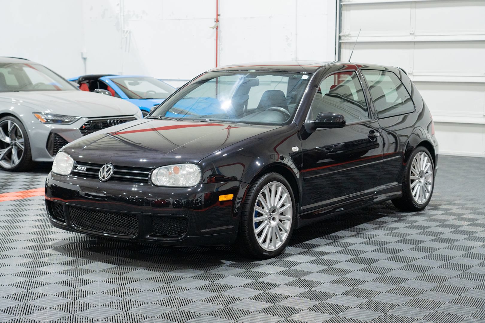 Used 2004 Volkswagen R32 AWD/4WD image 3