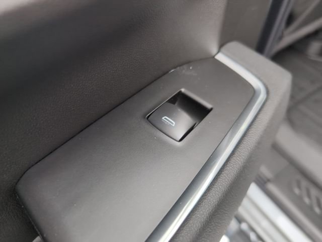 New 2026 GMC Sierra 1500 SLT image 13